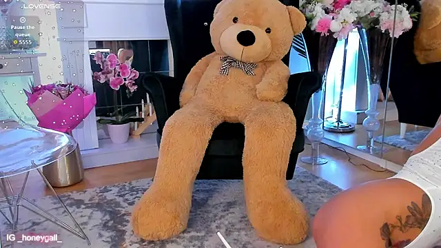 GallienneGold online show from 01.19.26