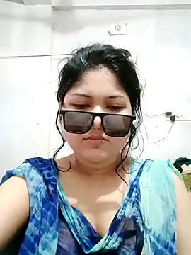 Snapshot of Nusrat-N chatting on 09.11.25 Nusrat-N online show from 09.11.25
