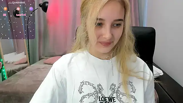 TaisiaHot online show from 04.14.26