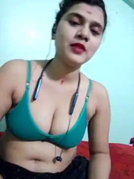Snapshot of Kavya-Tiwari chatting on 06.18.26 Kavya-Tiwari online show from 06.18.26