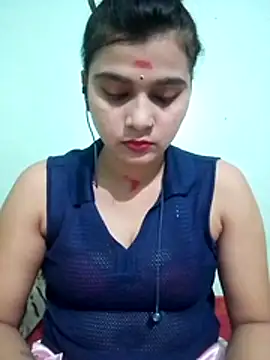 Snapshot of Kavya-Tiwari chatting on 06.19.26 Kavya-Tiwari online show from 06.19.26