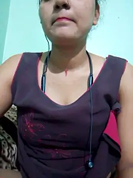 Snapshot of Kavya-Tiwari chatting on 06.28.26 Kavya-Tiwari online show from 06.28.26