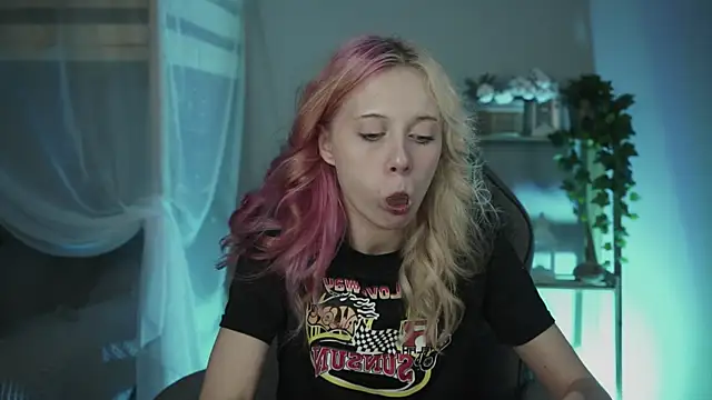 SakuraBliss online show from 10.22.25