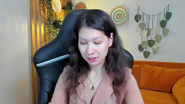 Snapshot of SaraDenar chatting on 09.09.25 SaraDenar online show from 09.09.25