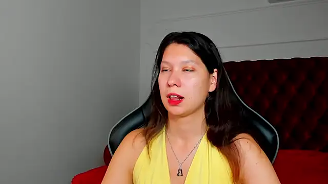 Snapshot of SaraDenar chatting on 09.14.25 SaraDenar online show from 09.14.25