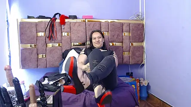  Alicehills33 online show from 10.16.25