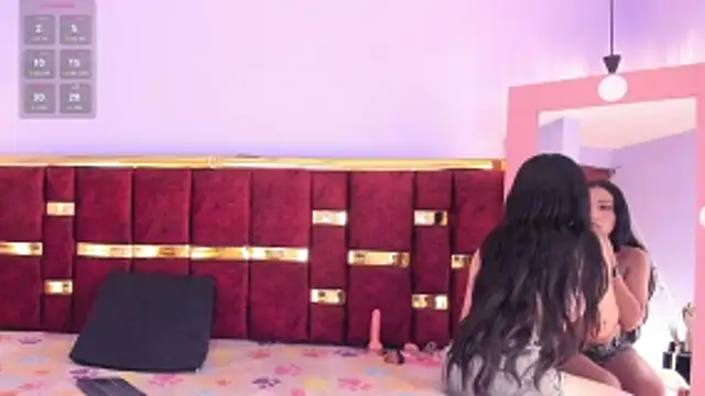 Snapshot of Sammy_fox23 chatting on 10.24.25 Sammy fox23 online show from 10.24.25