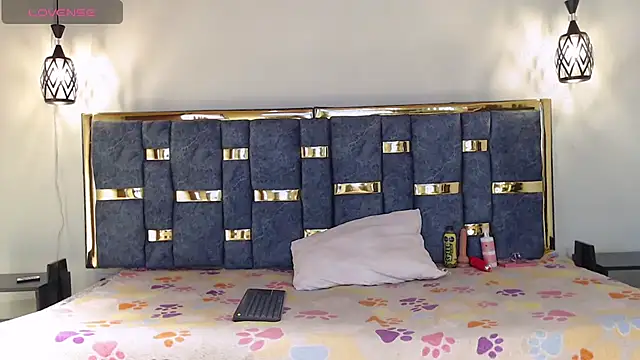 Snapshot of Sammy_fox23 chatting on 10.28.25 Sammy fox23 online show from 10.28.25