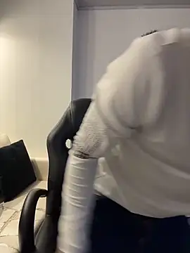 AdrianRinaldi online show from 01.06.26