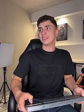 AdrianRinaldi online show from 04.06.26