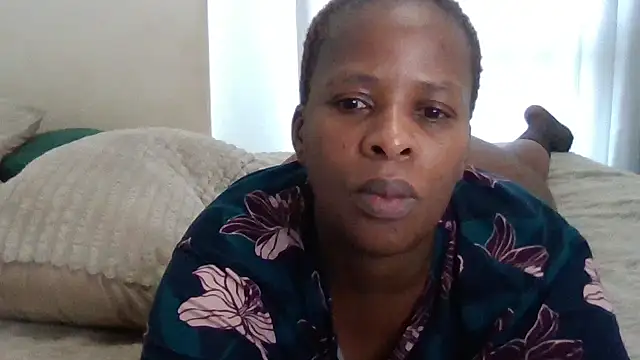 Snapshot of SexyNonnyy chatting on 11.20.25 SexyNonnyy online show from 11.20.25