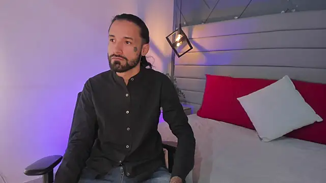 Hisoka 011 online show from 02.08.26