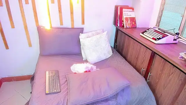 Jennifer Vega1 online show from 09.24.25