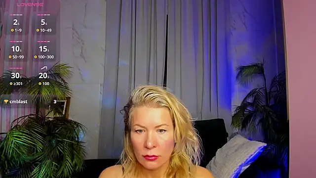 Julia Giulia online show from 03.27.26