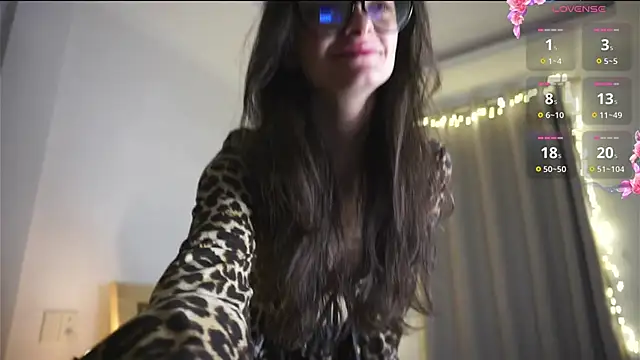 Morena Dolce online show from 12.03.25