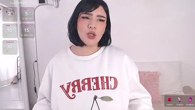 Annie Villaa online show from 11.05.25