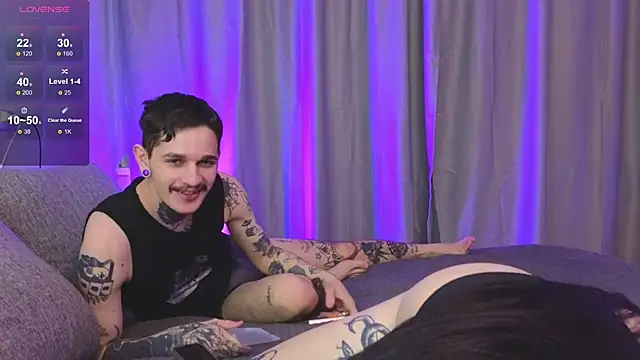 Snapshot of Somniyaa chatting on 10.25.25 Somniyaa online show from 10.25.25