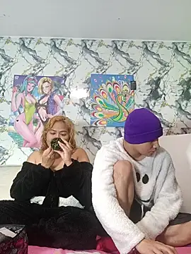 Snapshot of hot_lady19 chatting on 10.23.25 hot lady19 online show from 10.23.25