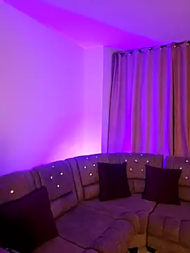 Snapshot of AliishaPss chatting on 11.12.25 AliishaPss online show from 11.12.25