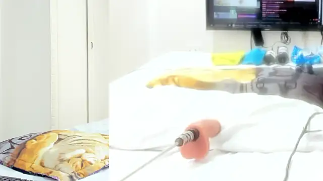 Snapshot of Alani_Queen chatting on 11.16.25 Alani Queen online show from 11.16.25