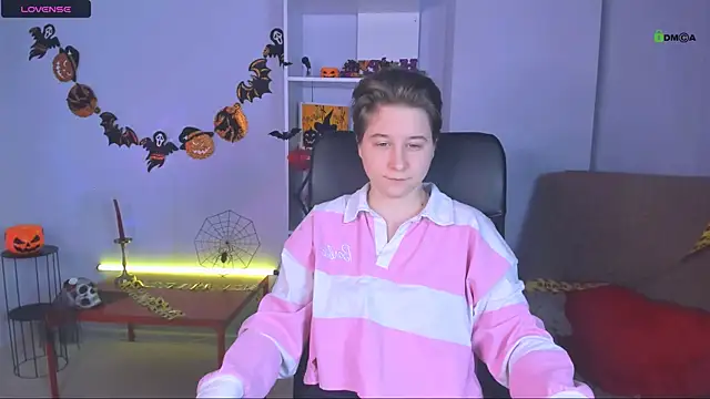 Snapshot of alex_jakson chatting on 10.25.25 alex jakson online show from 10.25.25