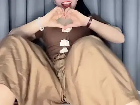 Snapshot of __Joy69__ chatting on 10.22.25   Joy69   online show from 10.22.25