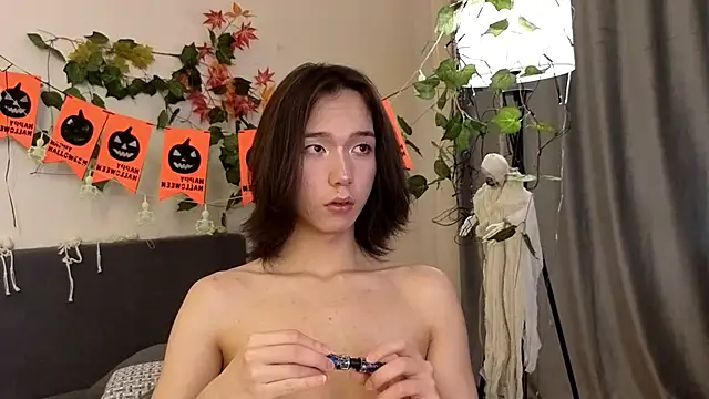 okerriella online show from 11.03.25