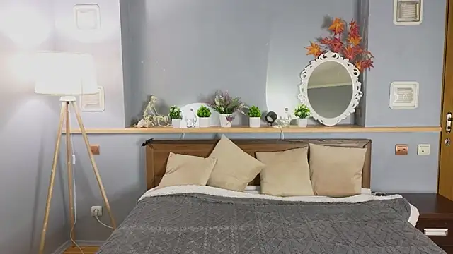 okerriella online show from 11.06.25