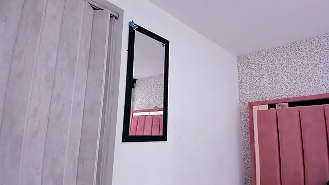 Snapshot of Hanna_Lee__ chatting on 11.13.25 Hanna Lee online show from 11.13.25