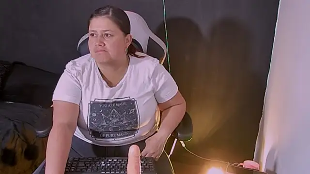 Lizz Milf online show from 09.18.25