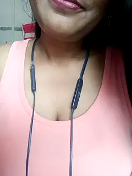 Snapshot of Love-pari09 chatting on 09.09.25 Love-pari09 online show from 09.09.25
