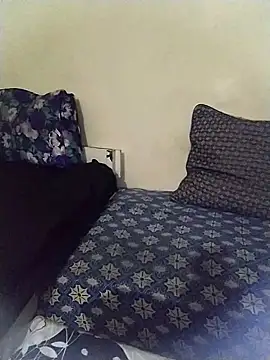 Snapshot of moroooooooo12 chatting on 10.22.25 moroooooooo12 online show from 10.22.25