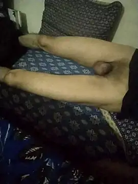 Snapshot of moroooooooo12 chatting on 10.26.25 moroooooooo12 online show from 10.26.25