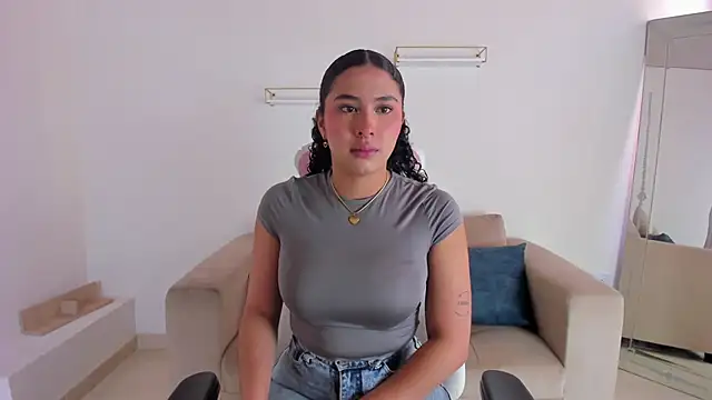 april smiith online show from 09.22.25