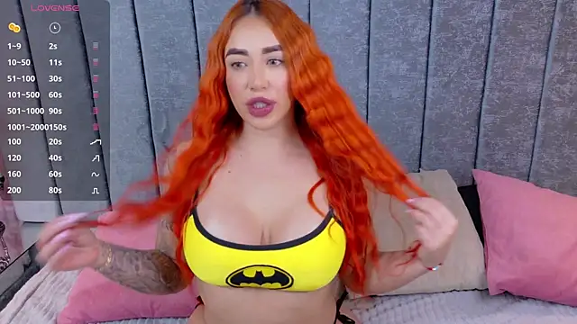 Snapshot of evelincooper_ chatting on 10.30.25 evelincooper  online show from 10.30.25