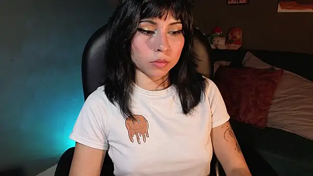 GaiaJoness online show from 11.25.25