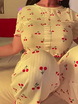 Snapshot of OnlyRima chatting on 09.16.25 OnlyRima online show from 09.16.25