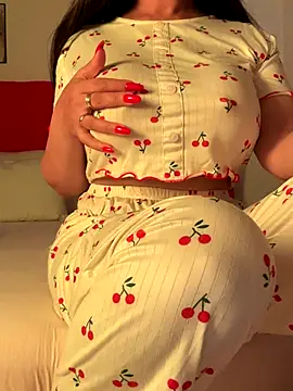 Snapshot of OnlyRima chatting on 09.21.25 OnlyRima online show from 09.21.25