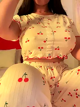 Snapshot of OnlyRima chatting on 09.22.25 OnlyRima online show from 09.22.25