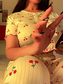 Snapshot of OnlyRima chatting on 09.24.25 OnlyRima online show from 09.24.25