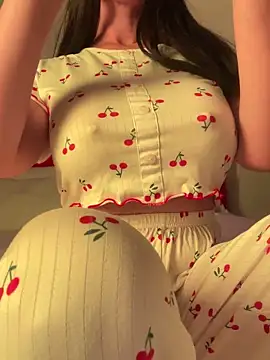 Snapshot of OnlyRima chatting on 10.02.25 OnlyRima online show from 10.02.25