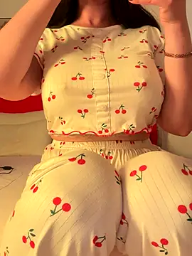 Snapshot of OnlyRima chatting on 10.03.25 OnlyRima online show from 10.03.25