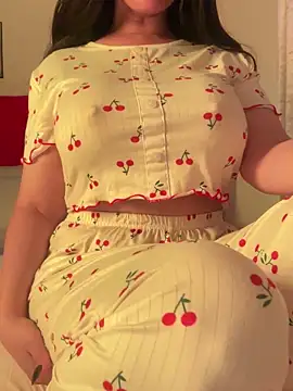 Snapshot of OnlyRima chatting on 10.04.25 OnlyRima online show from 10.04.25