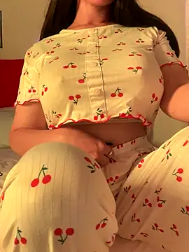 Snapshot of OnlyRima chatting on 10.07.25 OnlyRima online show from 10.07.25