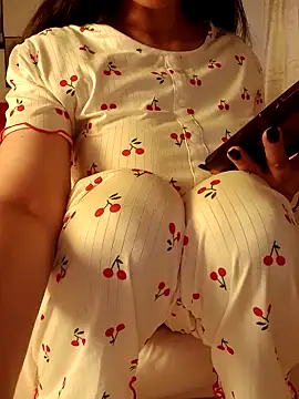 Snapshot of OnlyRima chatting on 10.16.25 OnlyRima online show from 10.16.25