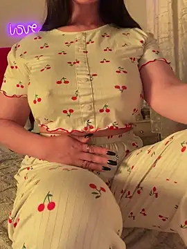 Snapshot of OnlyRima chatting on 02.07.26 OnlyRima online show from 02.07.26