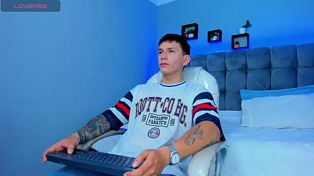 Thomas moon online show from 12.14.25