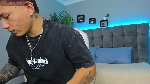 Snapshot of Thomas_moon chatting on 03.05.26 Thomas moon online show from 03.05.26