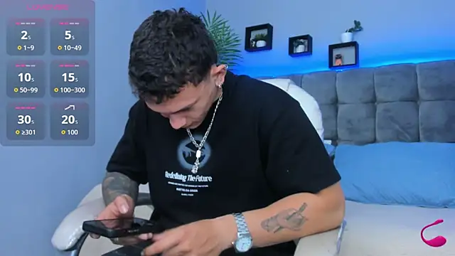 Snapshot of Thomas_moon chatting on 03.07.26 Thomas moon online show from 03.07.26