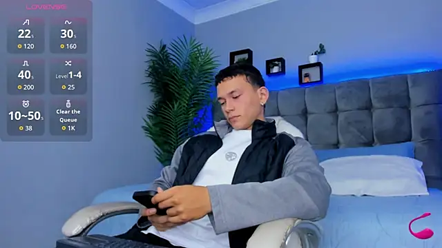 Snapshot of Thomas_moon chatting on 03.24.26 Thomas moon online show from 03.24.26